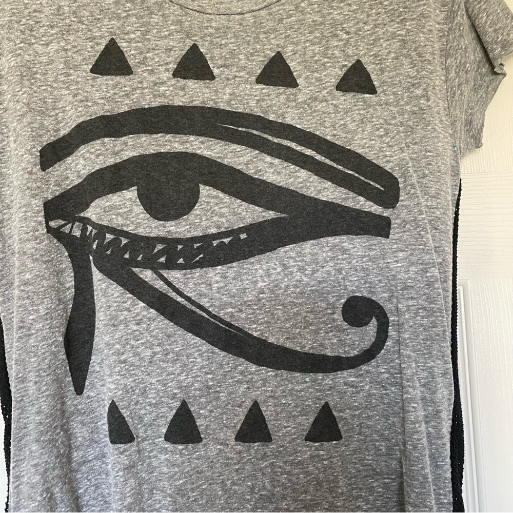 Size xs mesh back Egyptian theme short sleeve tee - Picture 2 of 5